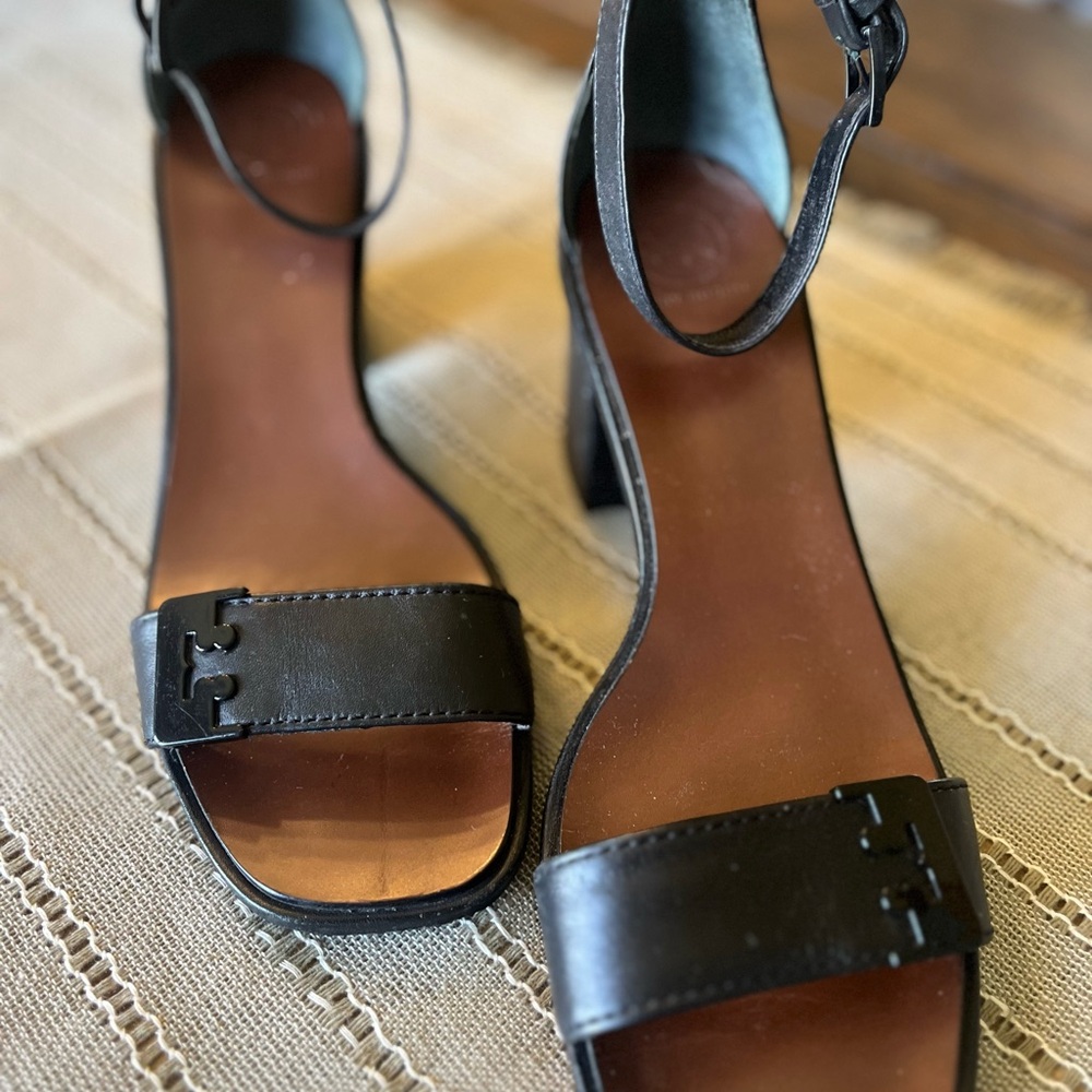 Tory Burch Elegant Black Women's Sandals 8M